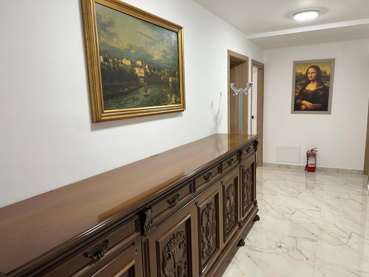 Pensiunea Albero Curtea de Argeş Εξωτερικό φωτογραφία